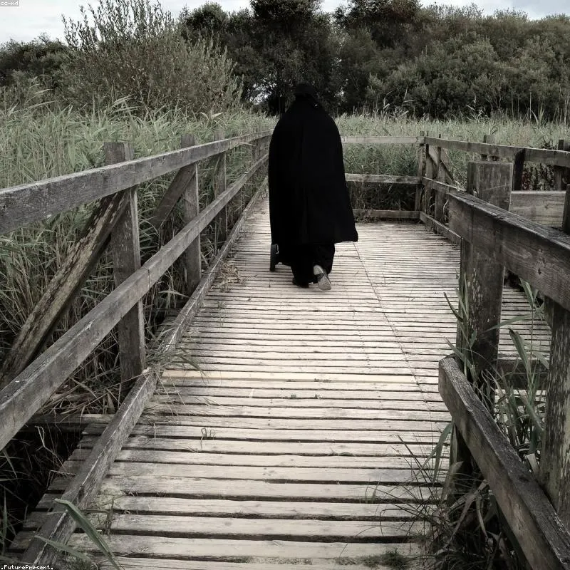 عباية نسائية كلاسيك بتطريز
